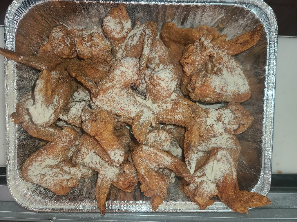 Wallys fish & chicken | restaurant | 3530 S Waverly Rd, Lansing, MI 48911, USA | 5172722222 OR +1 517-272-2222