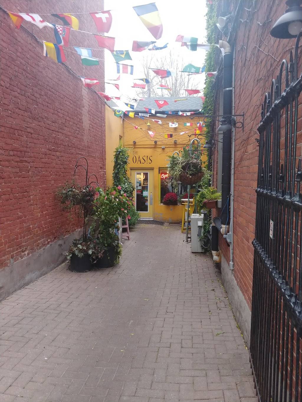 Crabby Carols | restaurant | 31 King St E, Cobourg, ON K9A 3P8, Canada | 9053726634 OR +1 905-372-6634