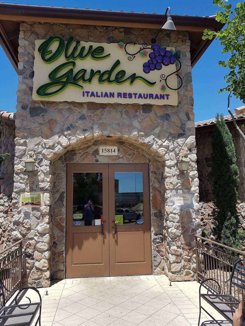 Olive Garden Italian Restaurant | meal takeaway | 15814 I-10, San Antonio, TX 78257, USA | 2105612795 OR +1 210-561-2795