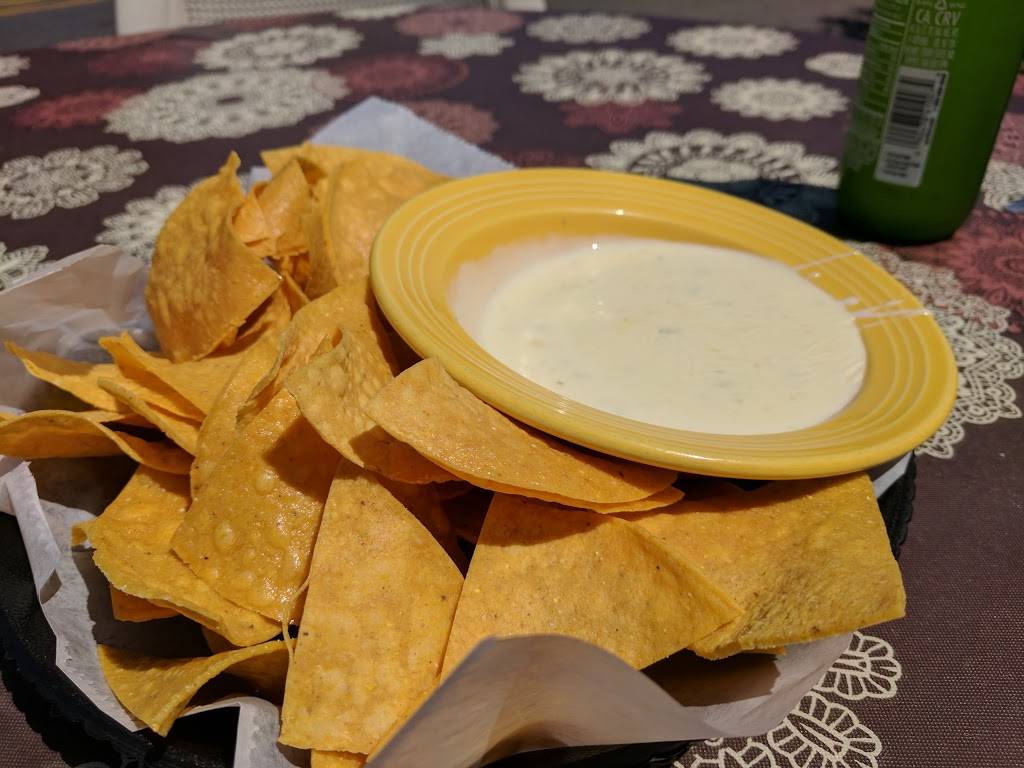 Iguanas Mexican Street Café | restaurant | 1800 State St, La Crosse, WI 54601, USA | 6085193112 OR +1 608-519-3112