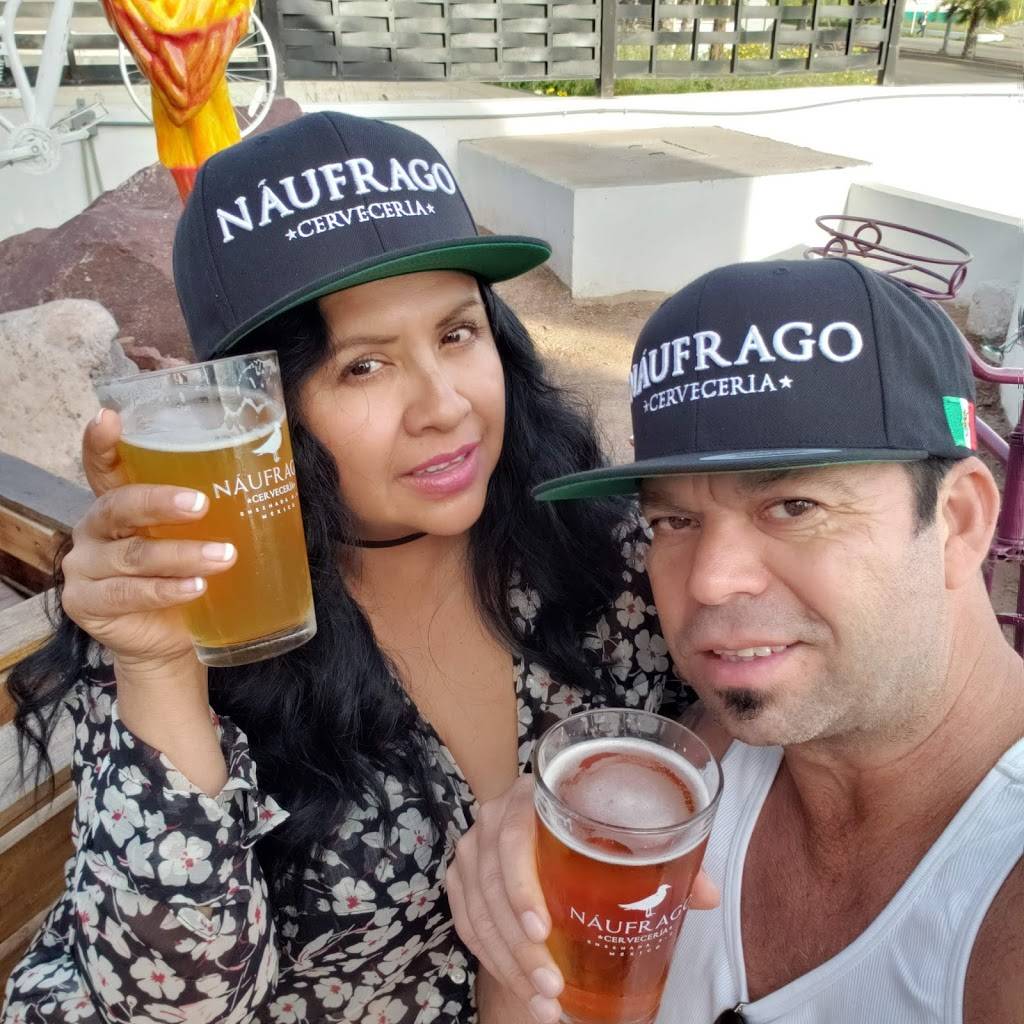 Náufrago Cervecería | restaurant | Carretera Ensenada-Tijuana #3936, Zona Playitas, 22860 Ensenada, B.C., Mexico | 016469777599 OR +52 646 977 7599