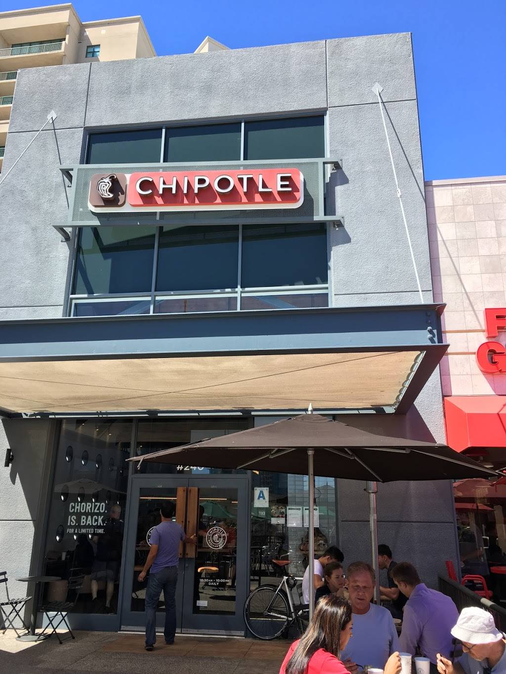Chipotle Mexican Grill | restaurant | 8750 Genesee Ave Ste 240, San Diego, CA 92122, USA | 8589992403 OR +1 858-999-2403