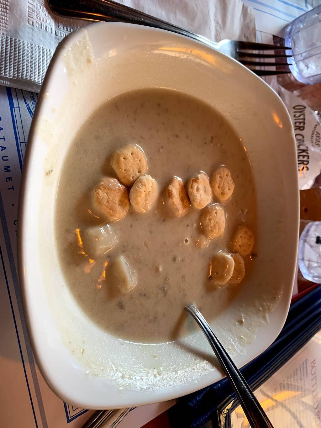 Chart Room | restaurant | 1 Shipyard Ln, Cataumet, MA 02534, USA | 5085635350 OR +1 508-563-5350