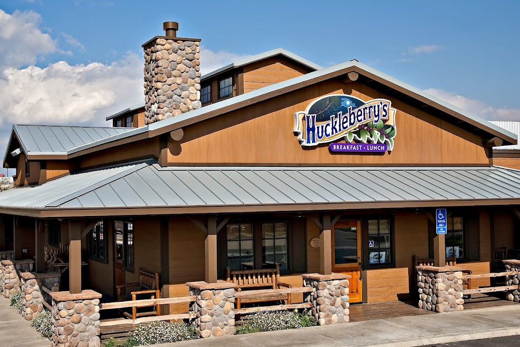 Huckleberrys Breakfast & Lunch | restaurant | 1321 W 11th St, Tracy, CA 95376, USA | 2098324675 OR +1 209-832-4675