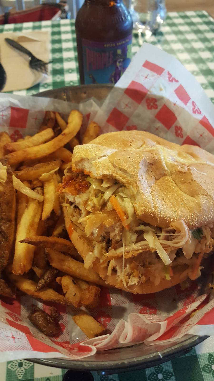 Hatties Chicken Shack | restaurant | 3057 Rt 50 Wilton Plaza, Saratoga Springs, NY 12866, USA | 5182260000 OR +1 518-226-0000