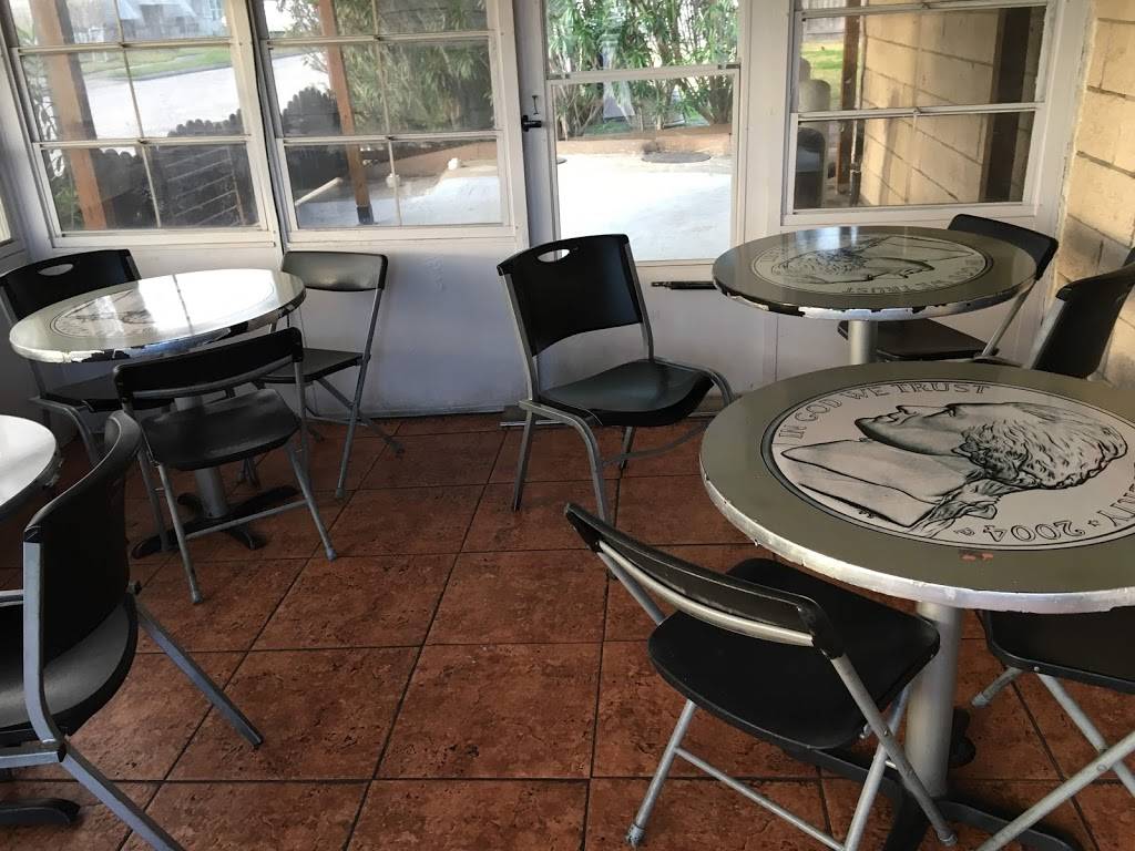 Nickel Sandwich Grill | restaurant | 5601 Lyons Ave, Houston, TX 77020, USA | 7136748020 OR +1 713-674-8020