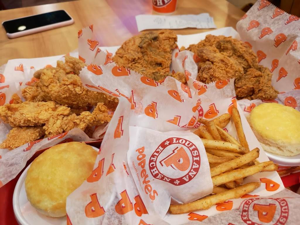 Popeyes Louisiana Kitchen | restaurant | 57858 Twentynine Palms Highway, Yucca Valley, CA 92284, USA | 7604185889 OR +1 760-418-5889
