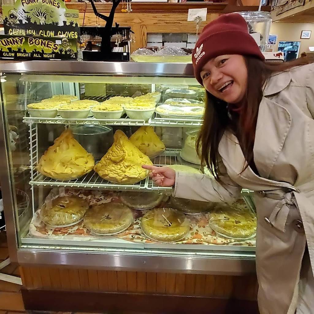 Skagit Valleys Farmhouse Restaurant | restaurant | 13724 Laconner Whitney Rd, Mt Vernon, WA 98273, USA | 3604664411 OR +1 360-466-4411