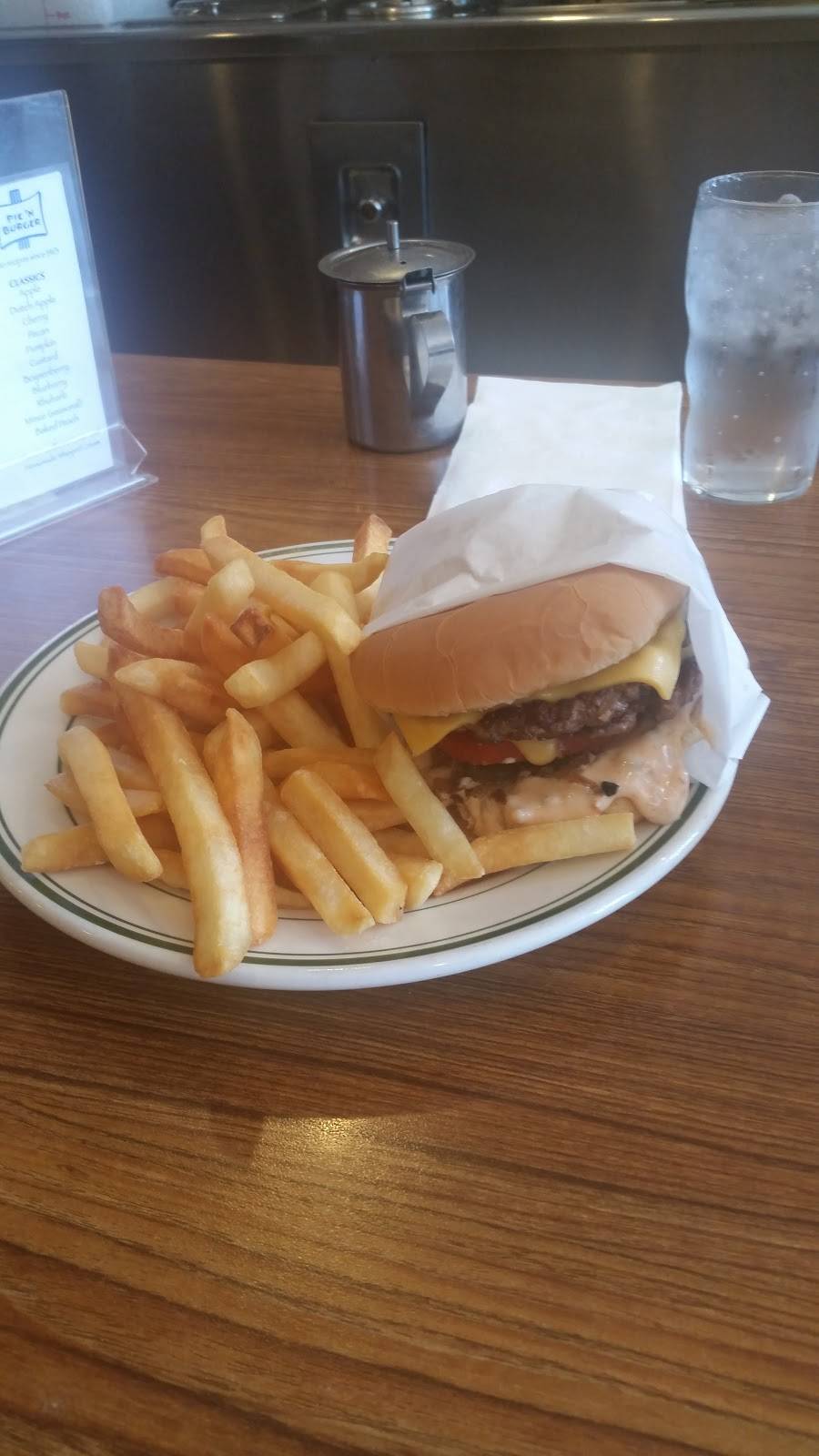 Pie ‘N Burger | restaurant | 913 E California Blvd, Pasadena, CA 91106, USA | 6267951123 OR +1 626-795-1123