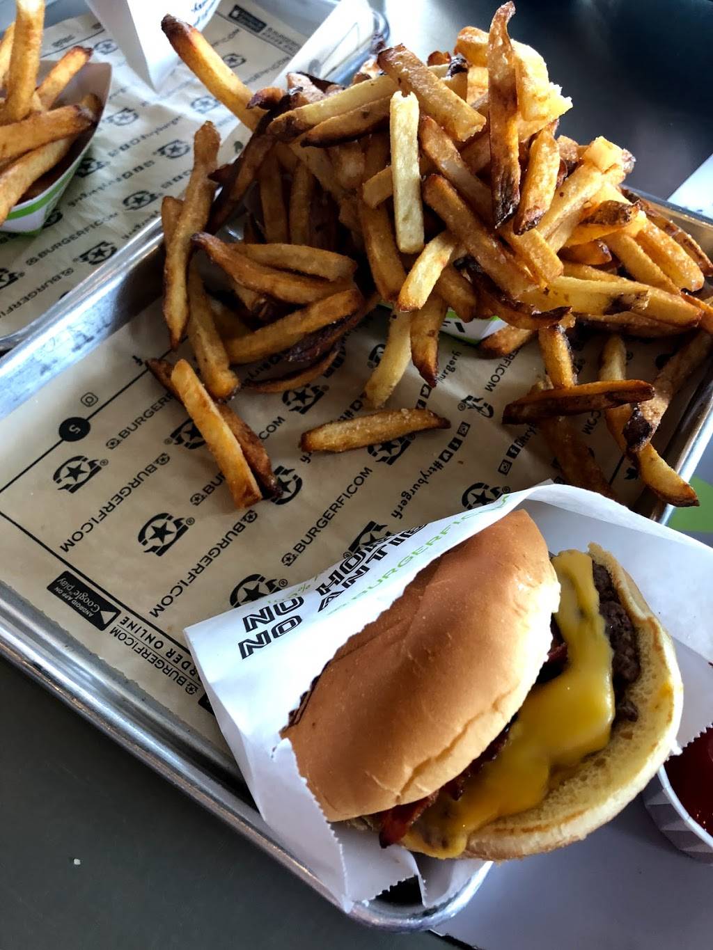 BurgerFi | restaurant | 18801 Traditions Dr, Northville, MI 46168, USA | 2483083532 OR +1 248-308-3532