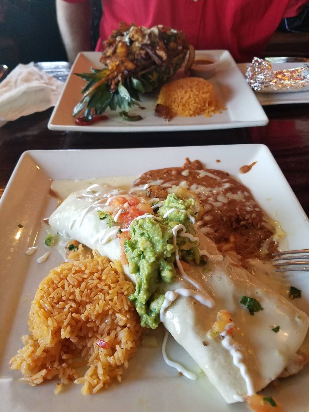 Plaza Azteca | restaurant | 45990 Waterview Plaza, Sterling, VA 20166, USA | 7034303510 OR +1 703-430-3510