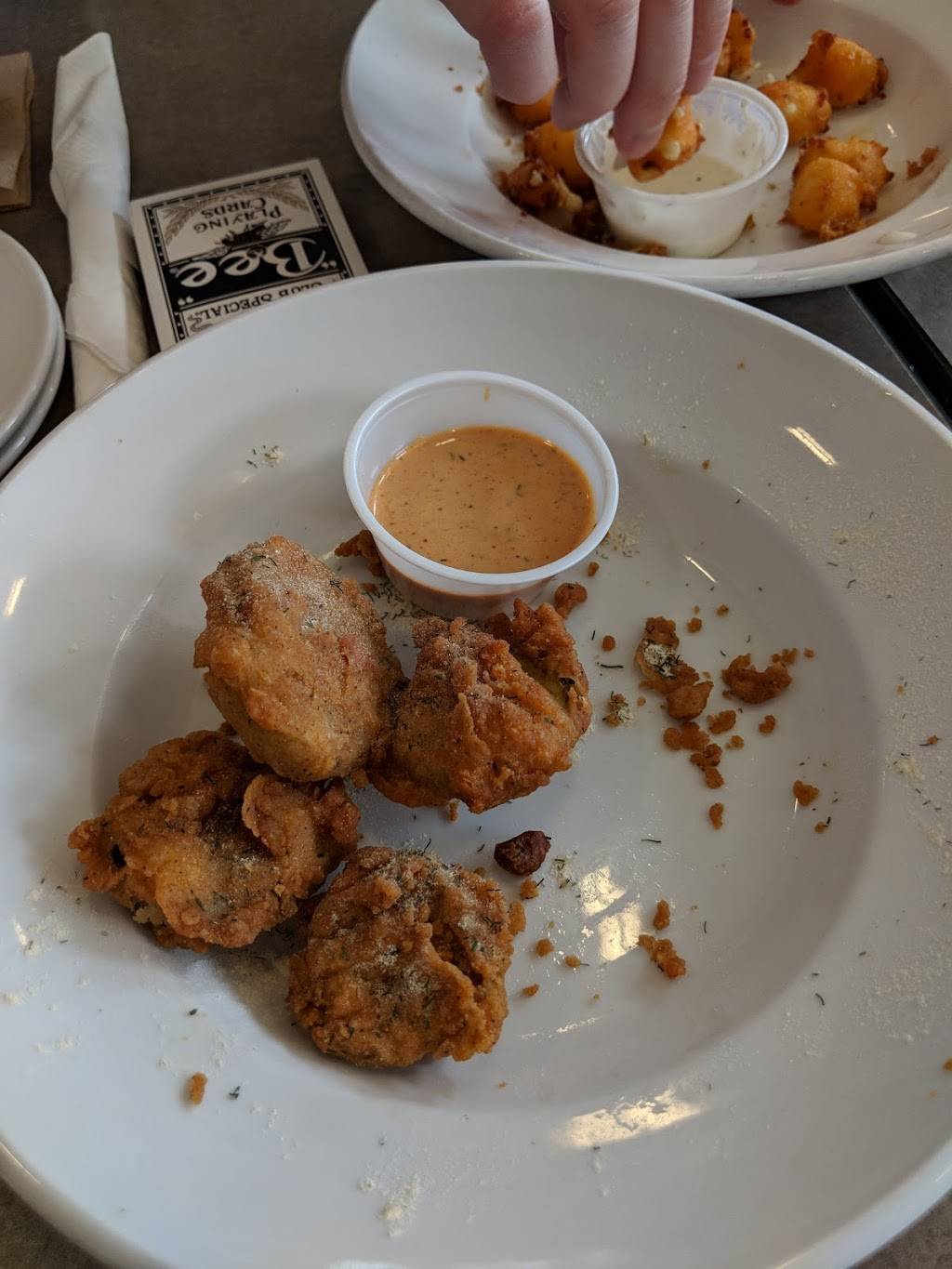 Headquarters Bar & Grill | restaurant | 101 Concord Dr, Oregon, WI 53575, USA | 6082910750 OR +1 608-291-0750