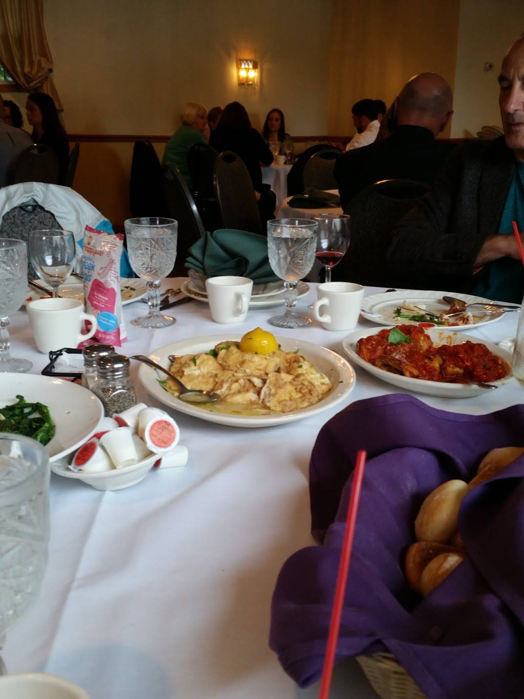 Tonys Pizza and Restaurant | restaurant | 108 Boston Rd, Springfield, MA 01109, USA | 4137326600 OR +1 413-732-6600