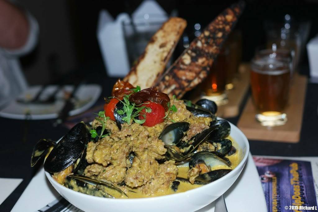 The Pub At Chino Hills | restaurant | 5771 Pine Ave, Chino Hills, CA 91709, USA | 9095972224 OR +1 909-597-2224