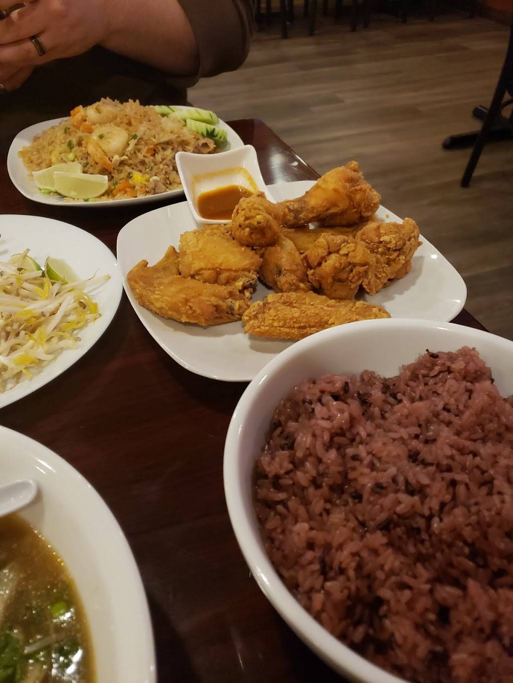 Cups and Cheers International Sports Bar Restaurant | restaurant | 1626 White Bear Ave, St Paul, MN 55106, USA | 6513308614 OR +1 651-330-8614