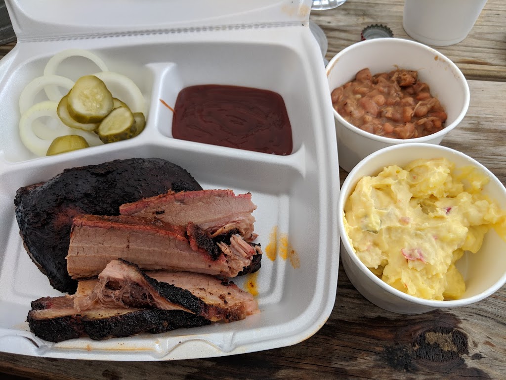 J. Leonardis Barbeque 11th St. | restaurant | 1124 E 11th St, Austin, TX 78702, USA | 5127585873 OR +1 512-758-5873