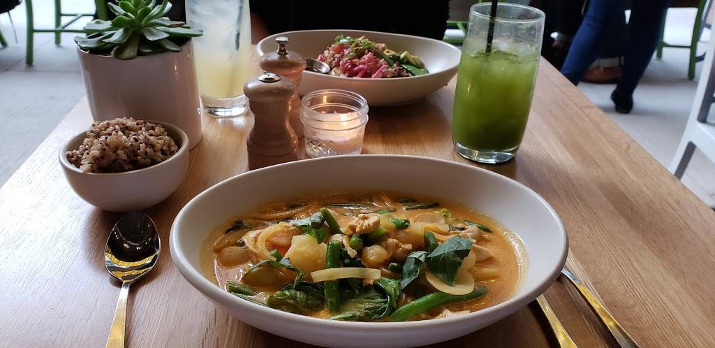 True Food Kitchen | restaurant | 1 W Erie St, Chicago, IL 60654, USA | 3122046981 OR +1 312-204-6981