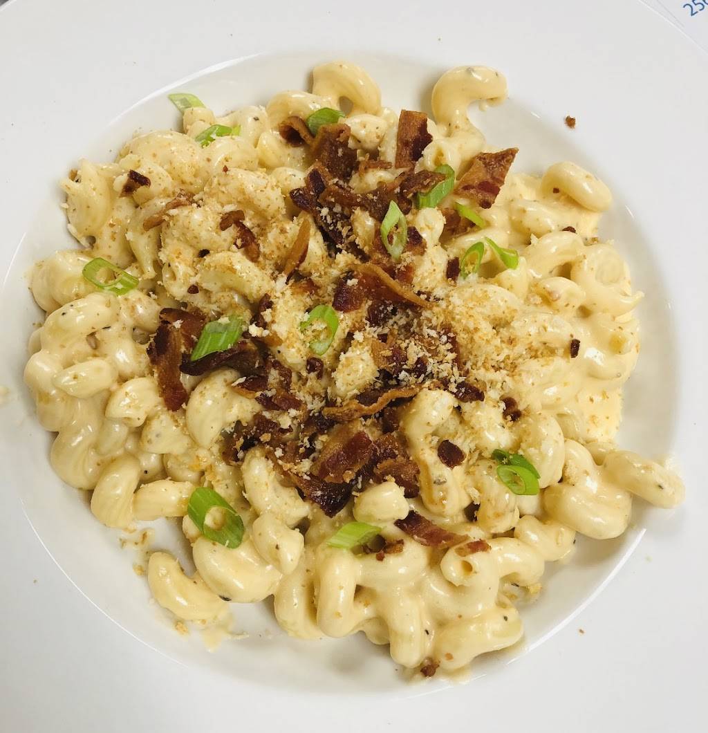 Moyas American Kitchen | restaurant | 10000 Linn Station Rd, Louisville, KY 40223, USA | 5024966692 OR +1 502-496-6692