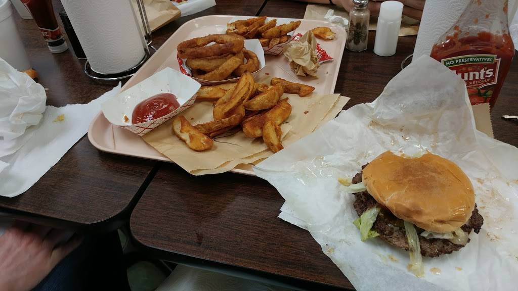 Noonday Store | restaurant | 16822 TX-155, Tyler, TX 75703, USA | 9035349498 OR +1 903-534-9498