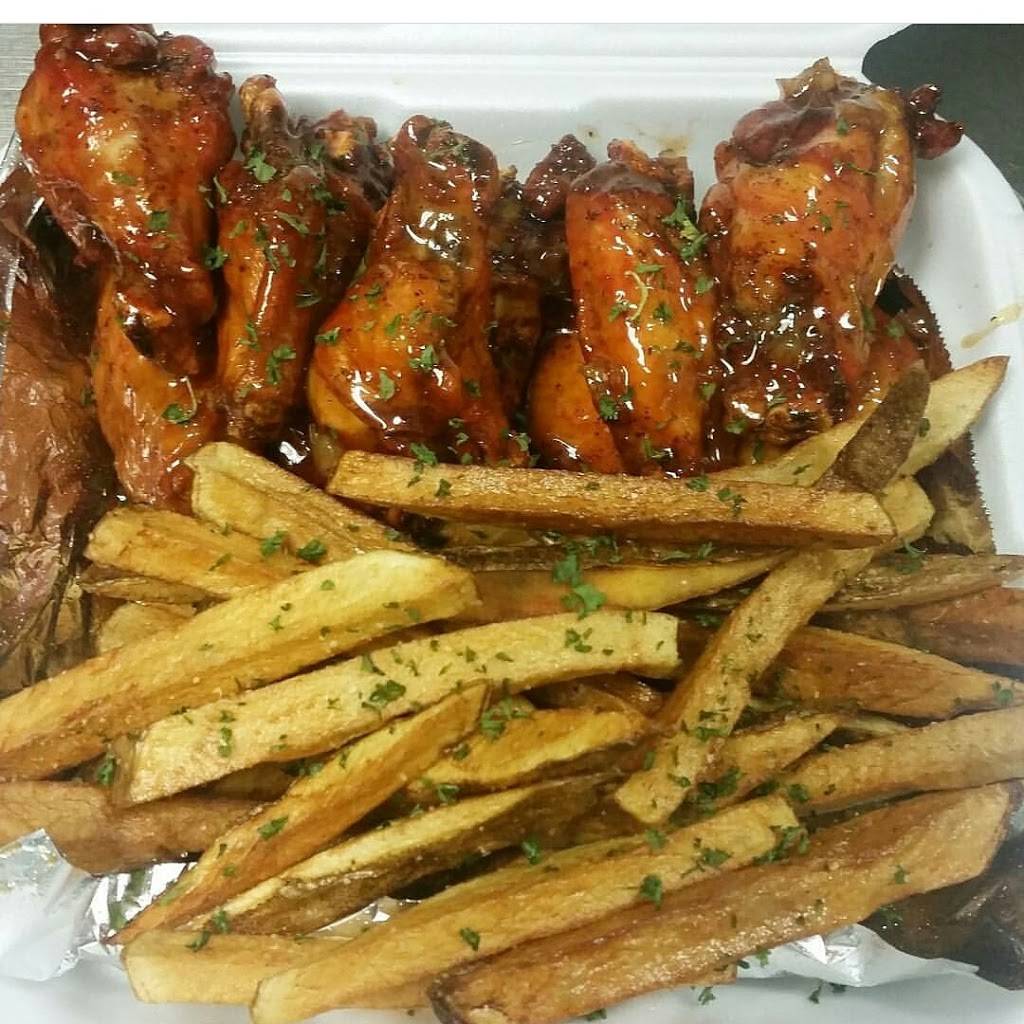 Coachs Corner Bar & Grill | restaurant | 13708 S Inglewood Ave, Hawthorne, CA 90250, USA | 4244564849 OR +1 424-456-4849