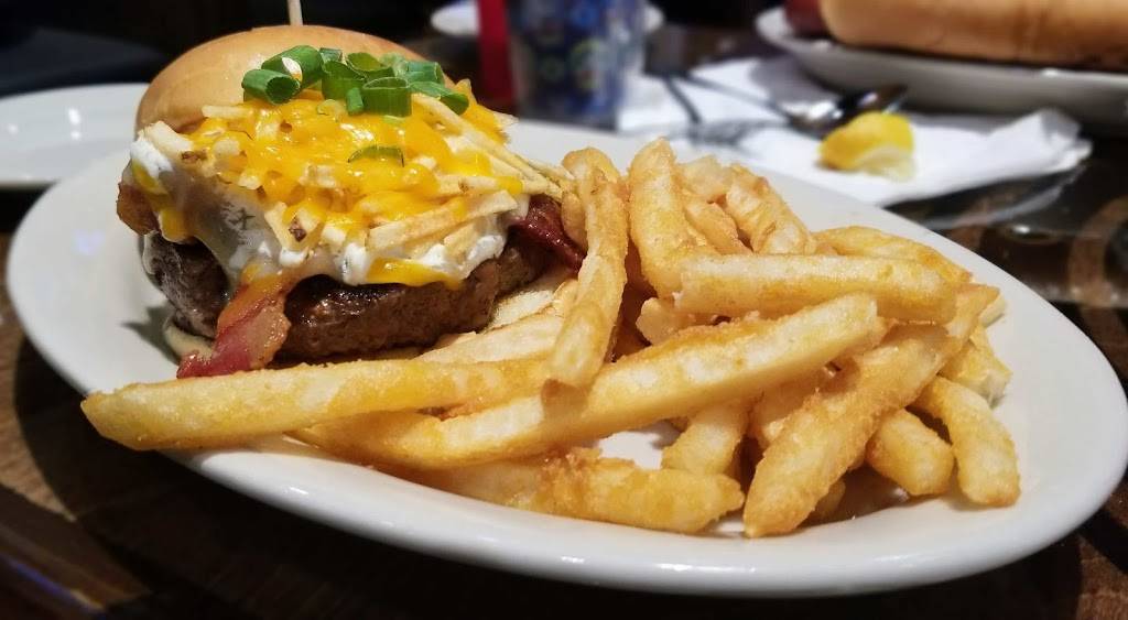 Brooks Burgers | restaurant | 2220 Logan Blvd N Suite 805, Naples, FL 34119, USA | 2394516397 OR +1 239-451-6397