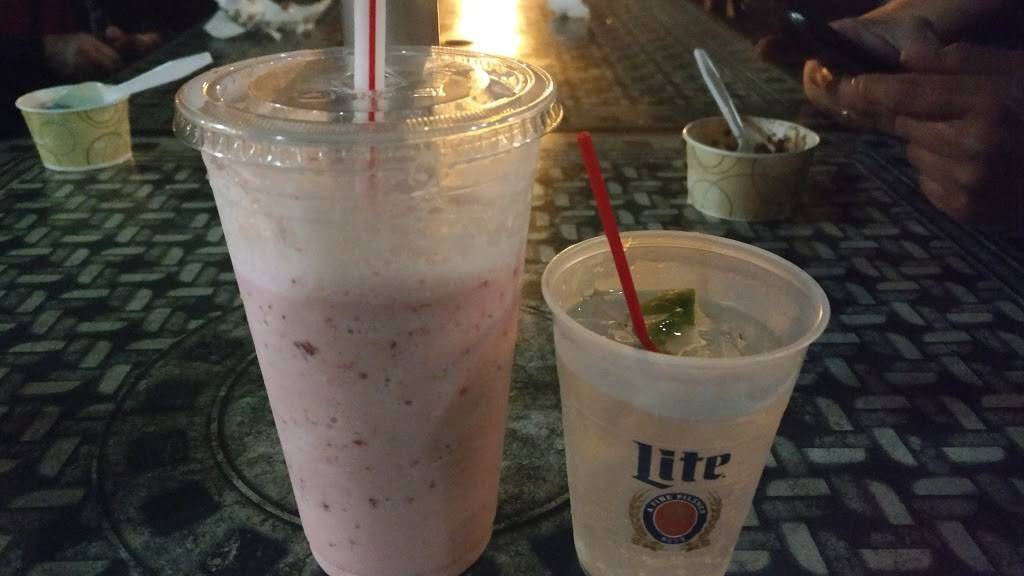 Peanuts Bar & Grill | restaurant | 22 W Chicago Ave, Naperville, IL 60540, USA | 6303695200 OR +1 630-369-5200