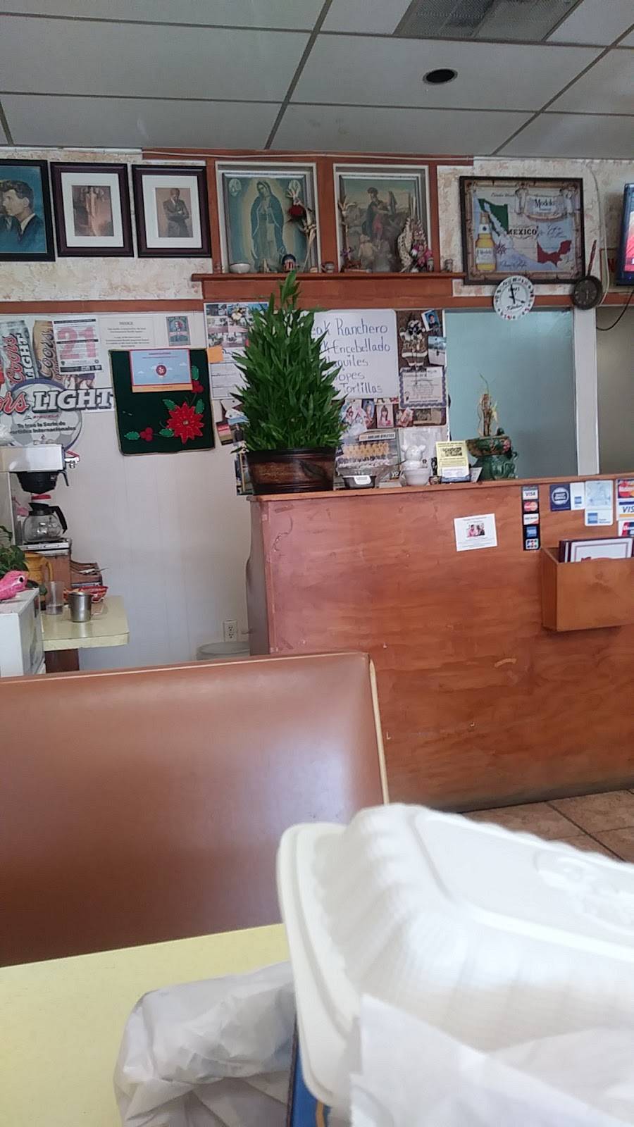 La Mexicana Restaurant | restaurant | 3930 International Blvd, Oakland, CA 94601, USA | 5105338818 OR +1 510-533-8818