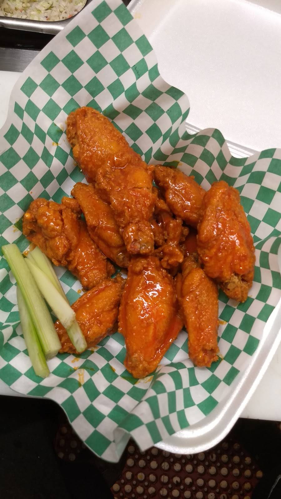 Sandbar Grill | restaurant | 13118 Lake Shore Dr, Cedar Lake, IN 46303, USA | 2193745777 OR +1 219-374-5777