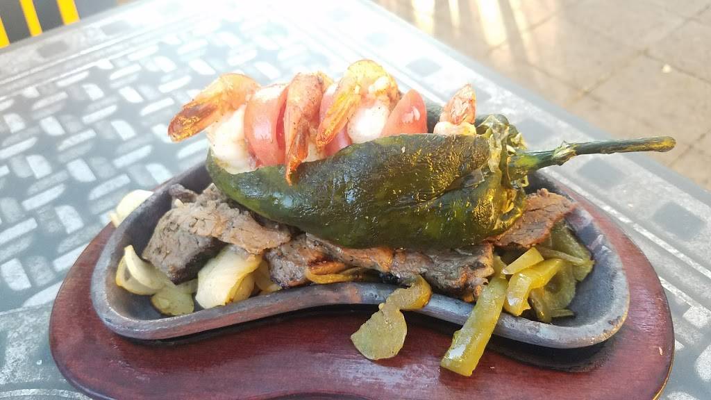 Pericos Mexican Restaurant | restaurant | 10820 Bandera Rd, San Antonio, TX 78250, USA | 2106845376 OR +1 210-684-5376