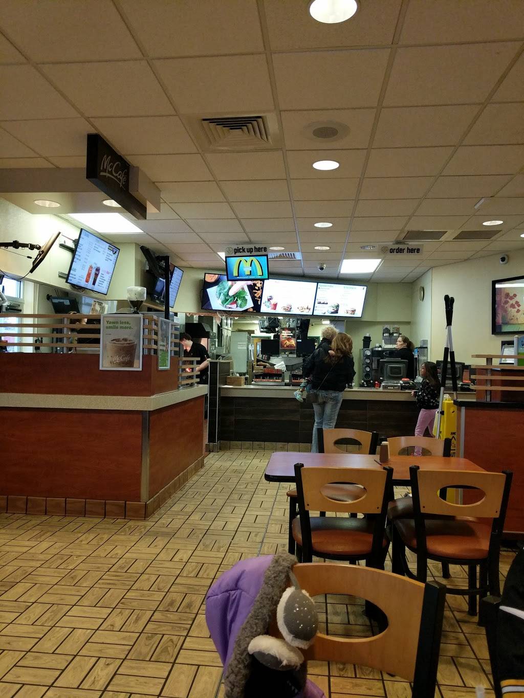 McDonalds | cafe | 2622 Charles St, Rockford, IL 61108, USA | 8153972772 OR +1 815-397-2772