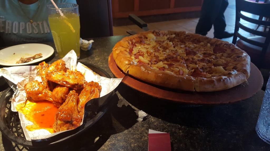 Pizza Hut | meal delivery | 2509 Okeechobee Blvd, West Palm Beach, FL 33409, USA | 5616873992 OR +1 561-687-3992