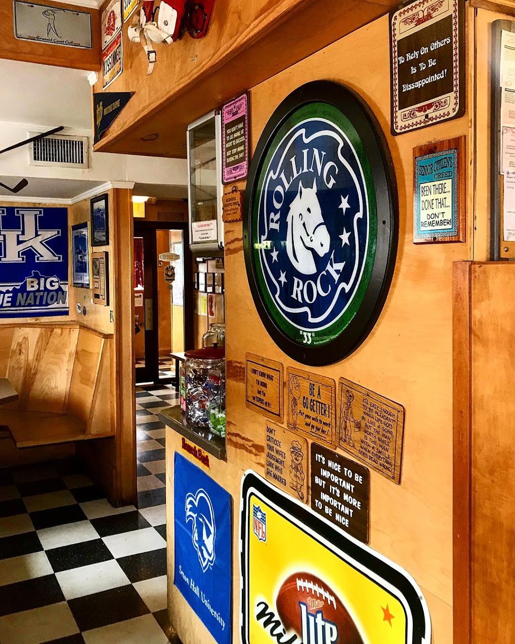 Jerrys Drive In | restaurant | 2815 E Cervantes St, Pensacola, FL 32503, USA | 8504339910 OR +1 850-433-9910