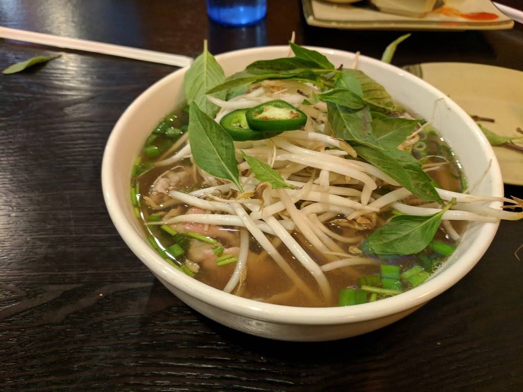 Pho Hoa Noodle Soup | Charlotte | restaurant | 3000 Central Ave, Charlotte, NC 28205, USA | 7045367110 OR +1 704-536-7110