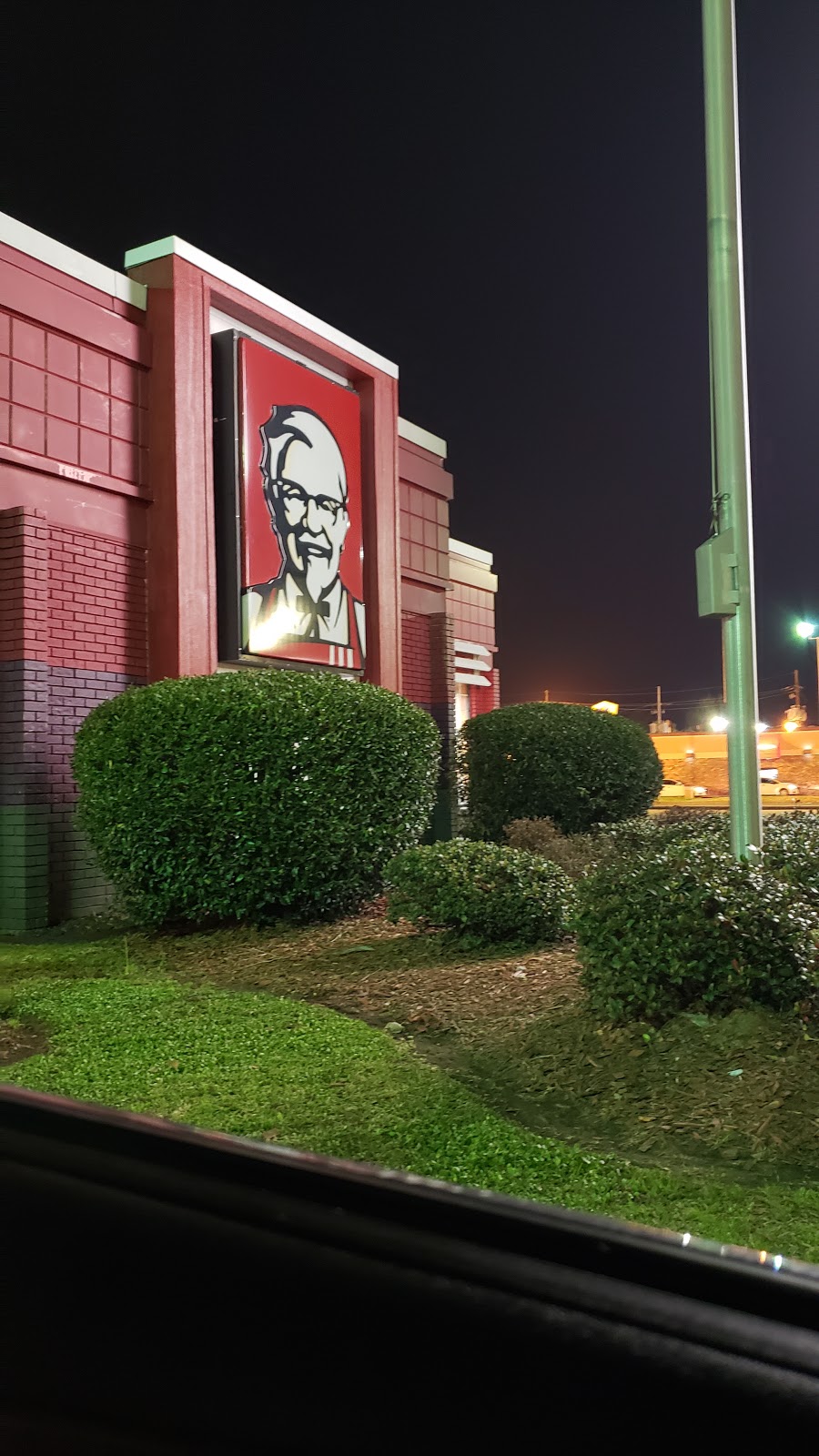 KFC | restaurant | 1706 Martin Luther King Junior Drive, Monroe, LA 71202, USA | 3183221106 OR +1 318-322-1106