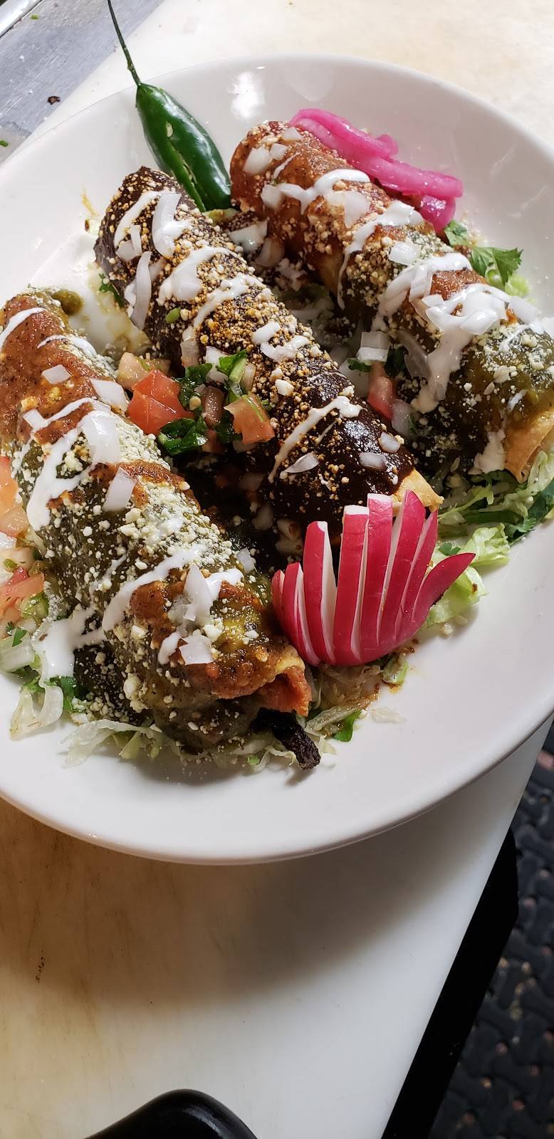 Tequila Revolucion | restaurant | 1851 Post Rd, Fairfield, CT 06824, USA | 4758889841 OR +1 475-888-9841