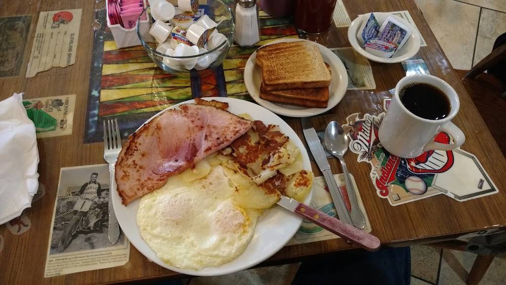 C&Js diner | restaurant | 2341 Pearl Rd, Medina, OH 44256, USA | 3302730055 OR +1 330-273-0055