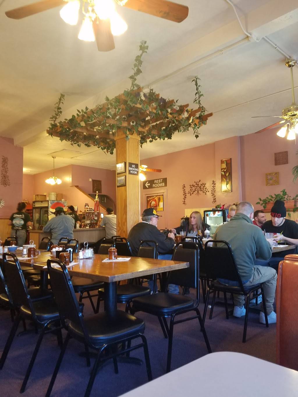 Steves Family Restaurant | restaurant | 4457 Broadview Rd, Cleveland, OH 44109, USA | 2167497588 OR +1 216-749-7588