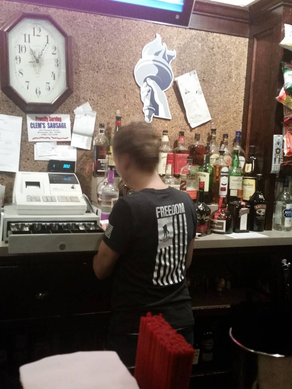 Bennies Cafe & Pub | restaurant | 13 Mountain St E, Worcester, MA 01606, USA | 5088533303 OR +1 508-853-3303