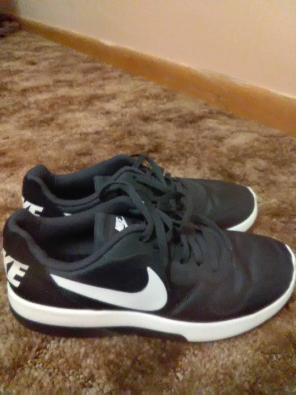 KFC | restaurant | 813 S Belt Hwy, St Joseph, MO 64507, USA | 8162328998 OR +1 816-232-8998