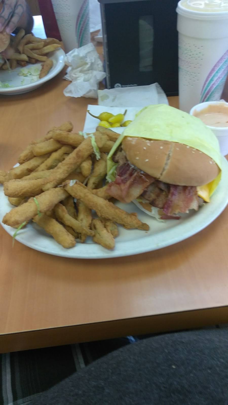 Old Time Drive In | restaurant | 8742 Glenoaks Blvd, Sun Valley, CA 91352, USA | 8187685905 OR +1 818-768-5905