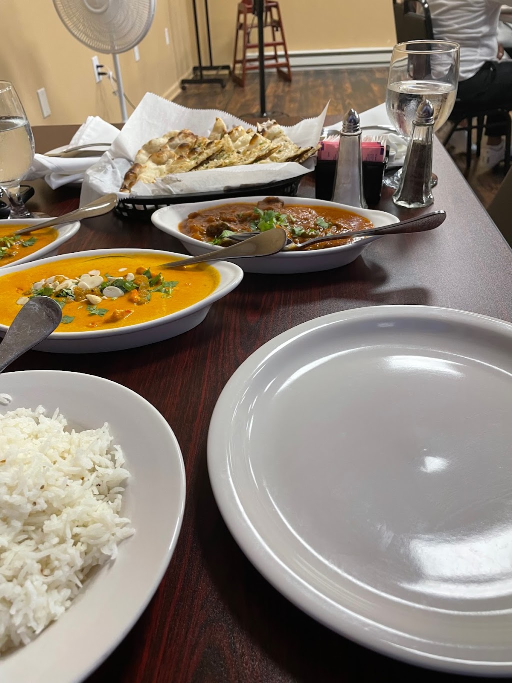 Vintage India | restaurant | 14423 Detroit Ave, Lakewood, OH 44107, USA | 4408570639 OR +1 440-857-0639