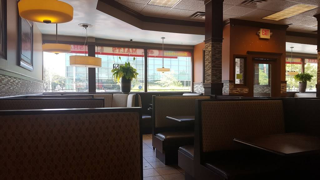 Olympic Grill | restaurant | 119 W Warren Ave, Detroit, MI 48201, USA | 3138325809 OR +1 313-832-5809