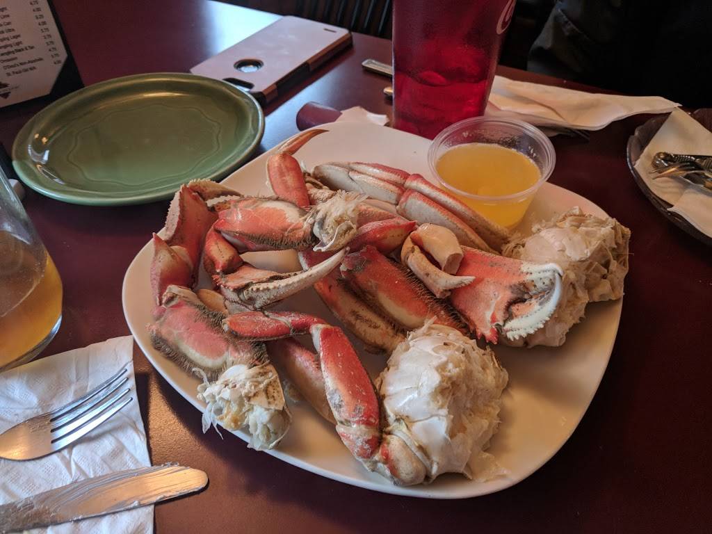 Uncle Ronnies Red Tavern | restaurant | 2692 Victory Hwy, Burrillville, RI 02830, USA | 4015686243 OR +1 401-568-6243