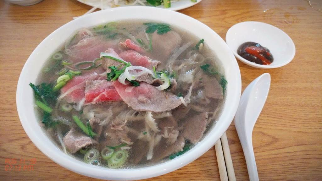 Pho Hoang Restaurant | restaurant | 13830 Lee Hwy #9, Centreville, VA 20120, USA | 7038303301 OR +1 703-830-3301