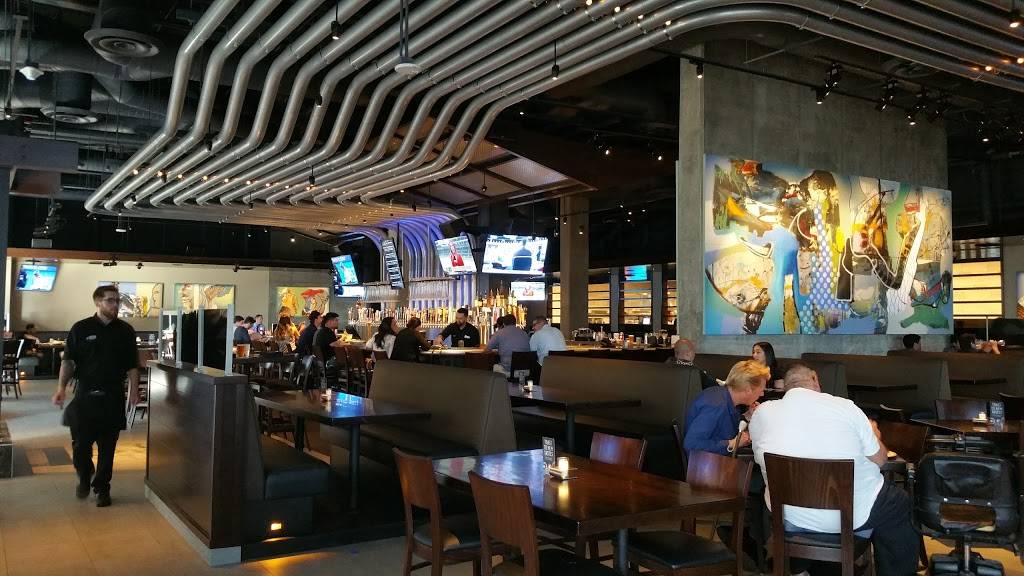 Yard House | restaurant | Burbank - Downtown Burbank, 100 E Palm Ave, Burbank, CA 91502, USA | 8188406700 OR +1 818-840-6700