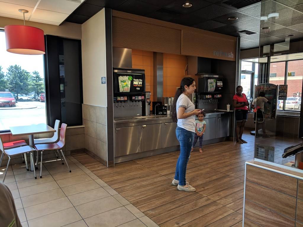 McDonalds | cafe | 545 N Hillside St, Wichita, KS 67214, USA | 3166864575 OR +1 316-686-4575