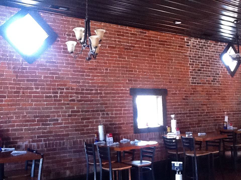 The Mill Street Grille | restaurant | 111 Mill St, Loogootee, IN 47553, USA | 8122955800 OR +1 812-295-5800