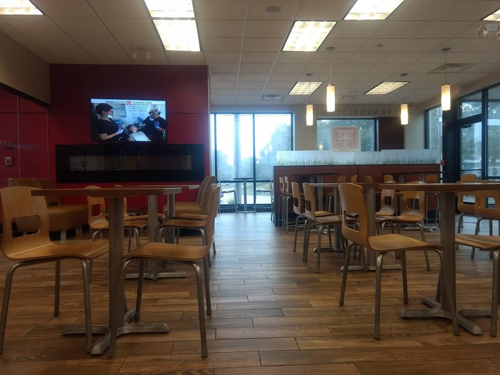 Wendys | restaurant | 660 Oak St, Brockton, MA 02301, USA | 5085887288 OR +1 508-588-7288