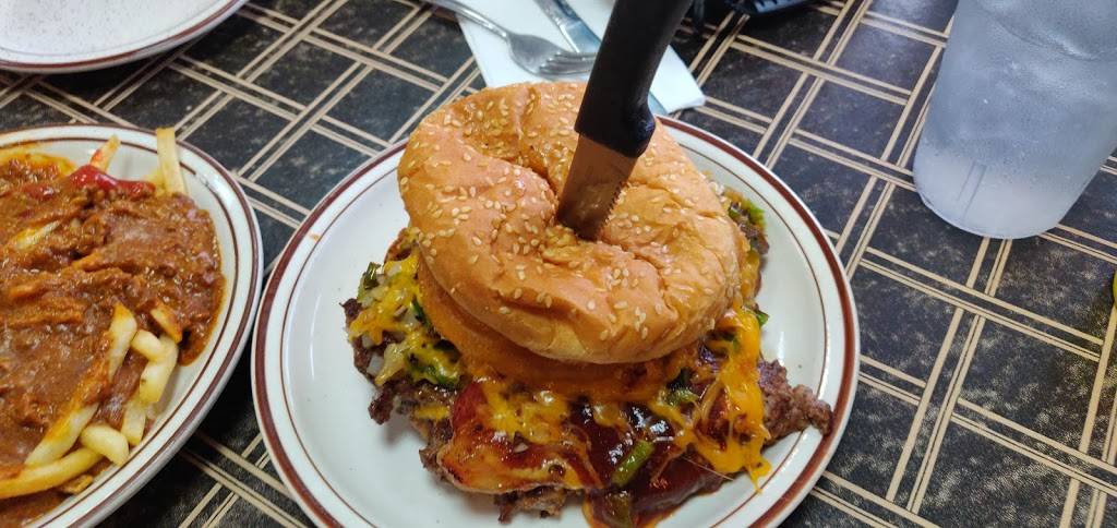 The Hut Diner | restaurant | 27090 Grand River Ave, Redford Charter Twp, MI 48240, USA | 3135356359 OR +1 313-535-6359