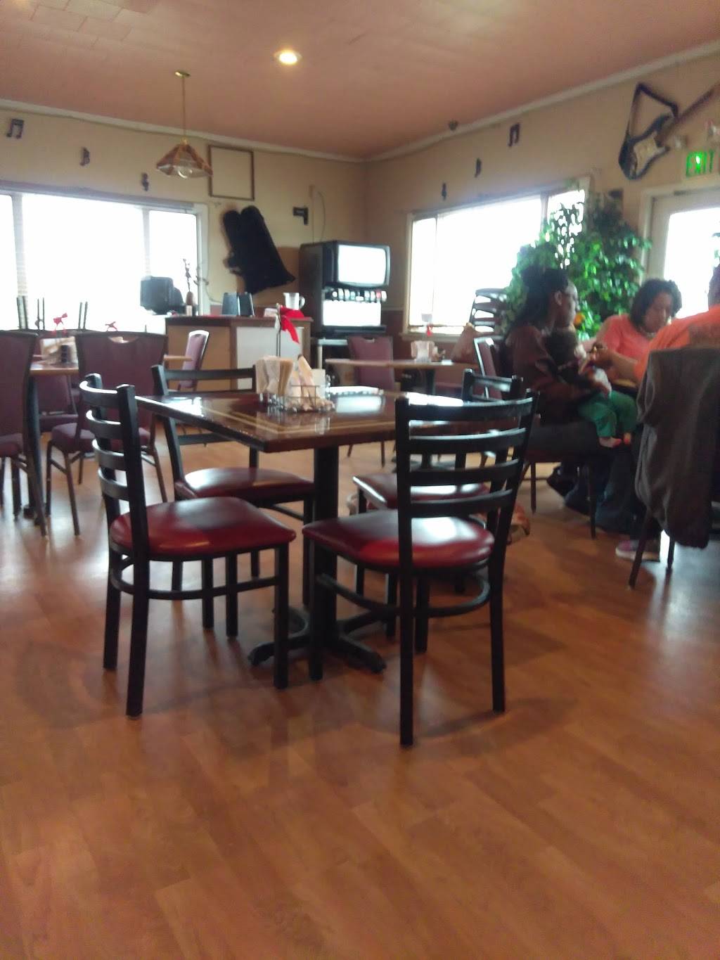 AngLes Bar & Grill | restaurant | 25590 IN-2, South Bend, IN 46619, USA | 5742329000 OR +1 574-232-9000